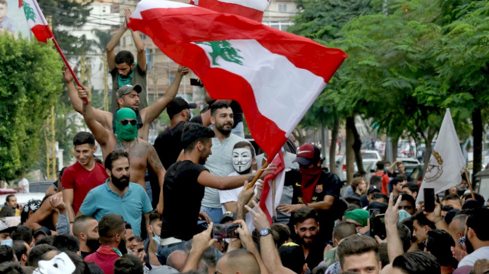 لبنان.. تحذيرات من تحول الدولة إلى العجز