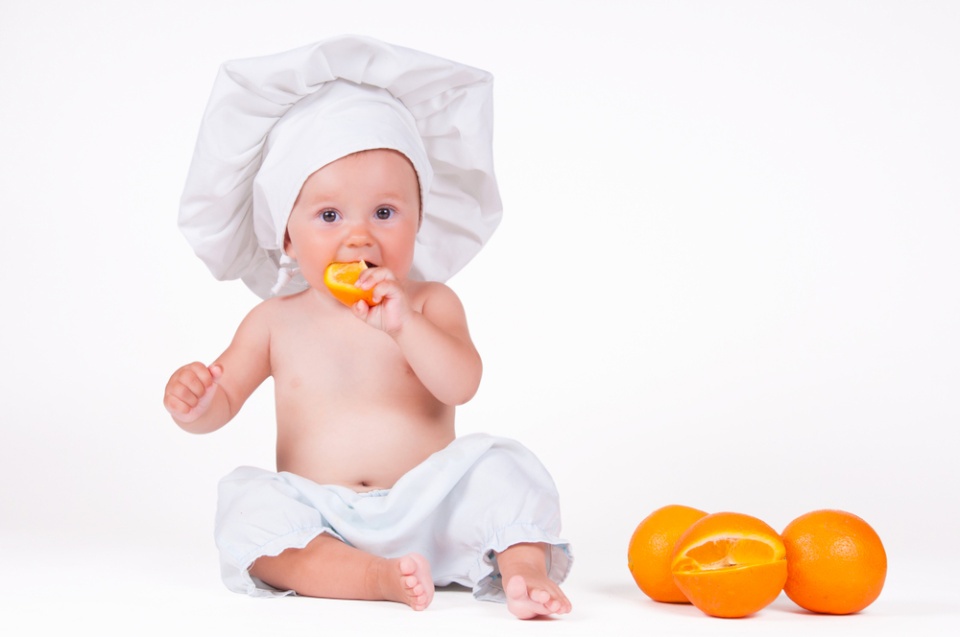 دراسة: لا ينصح عادةً بإعطاء عصير البرتقال للأطفال الرضع