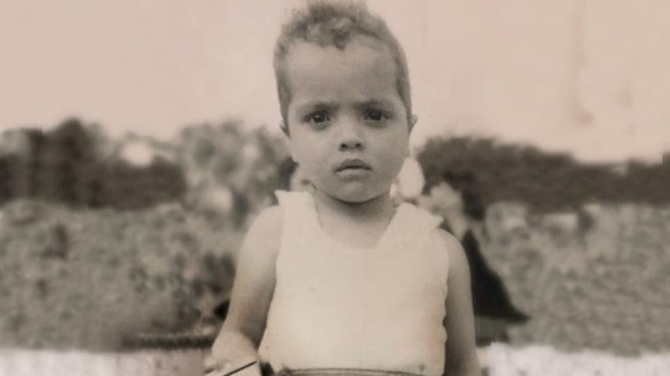 محمد هنيدي يسخر من صورته!