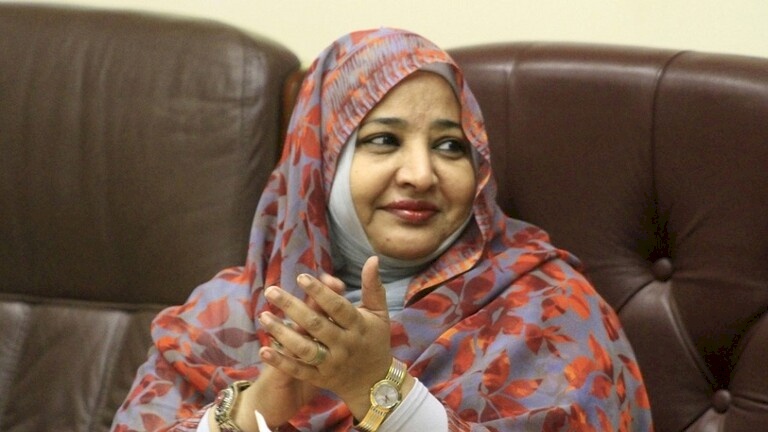 السودان.. اعتقال زوجة البشير بتهم بفساد مالي