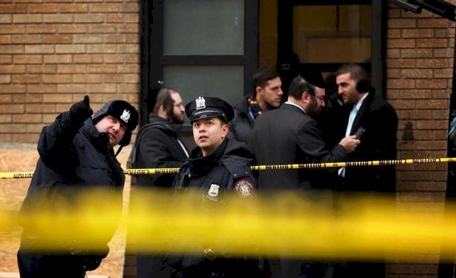 عملية طعن جماعية بمعبد يهودي في نيويورك