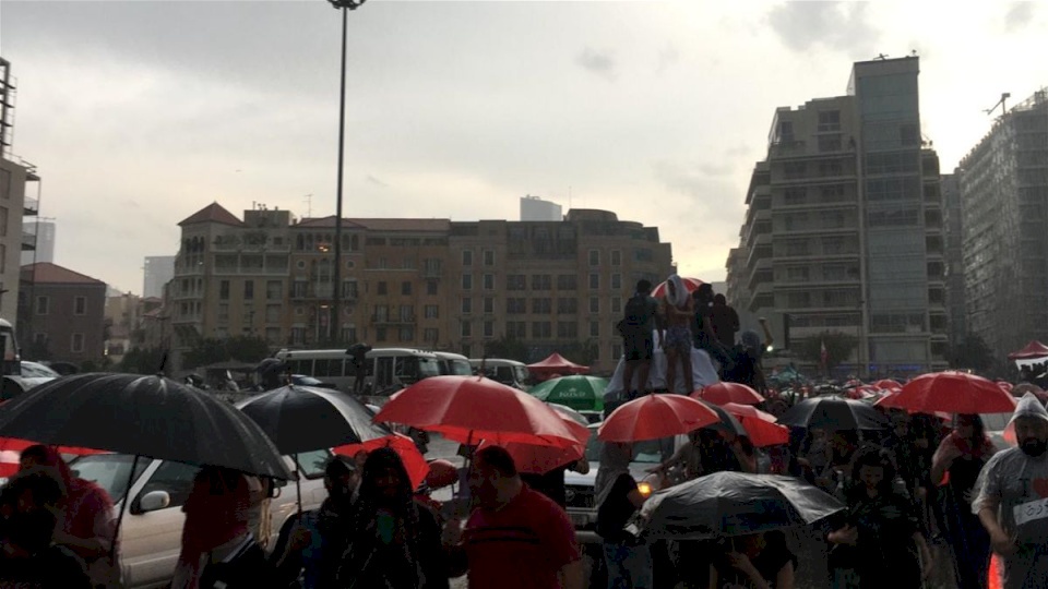 رغم الامطار..الغضب اللبناني لا يزال مشتعلا ضد حكومة دياب