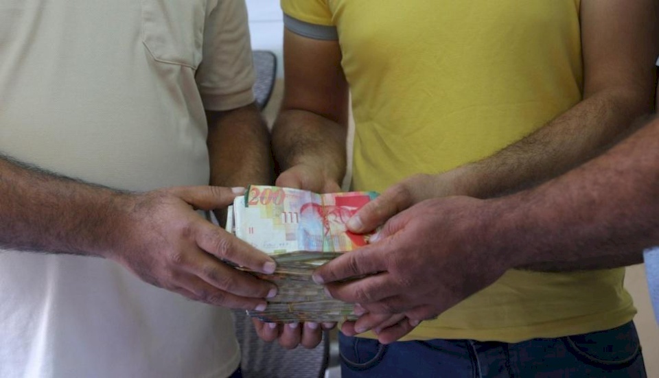 بتهمة الاختلاس..احالة موظف للنائب العام