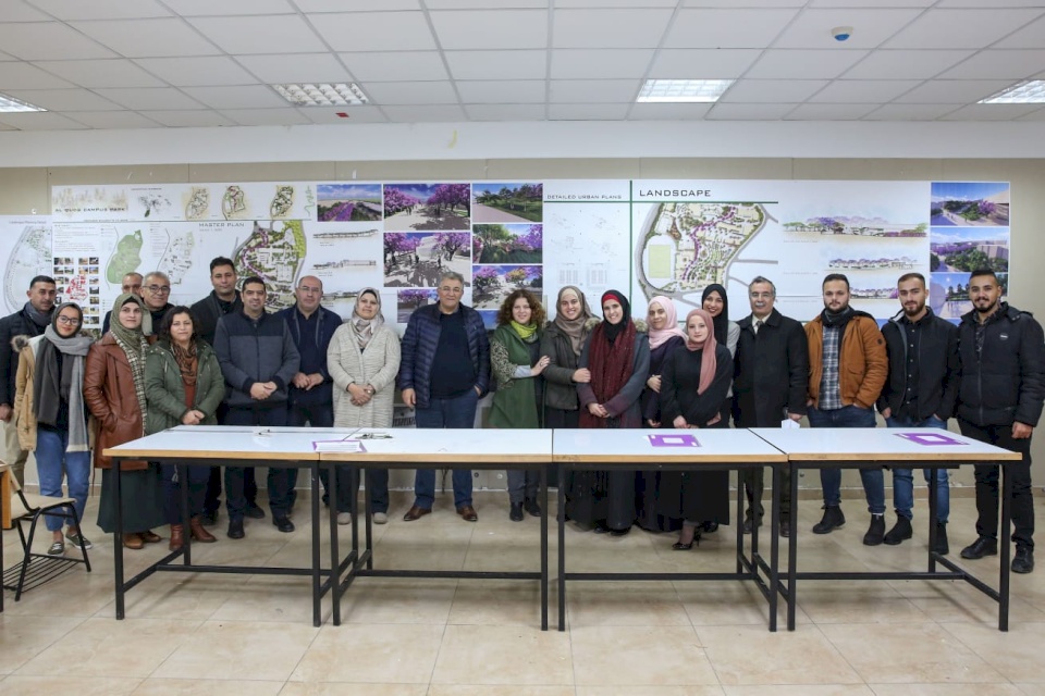 طلبة هندسة العمارة في جامعة القدس يقدمون حلولاً معمارية ابتكارية لمخطط الجامعة الهيكلي
