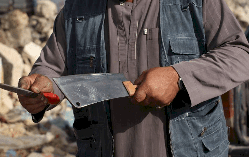 في مصر- قهوجي يقتل بائع فول لأنه ناده بغير اسمه!