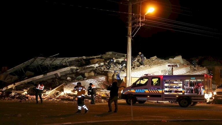 ارتفاع حصيلة ضحايا زلزال تركيا إلى 19 قتيلا