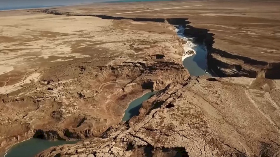 بعد الفحص: "النهر السري" قرب البحر الميت كذبة!