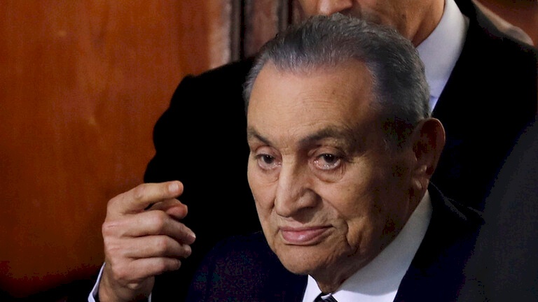 محامي عائلة مبارك: الرئيس الأسبق لم يفقد النطق