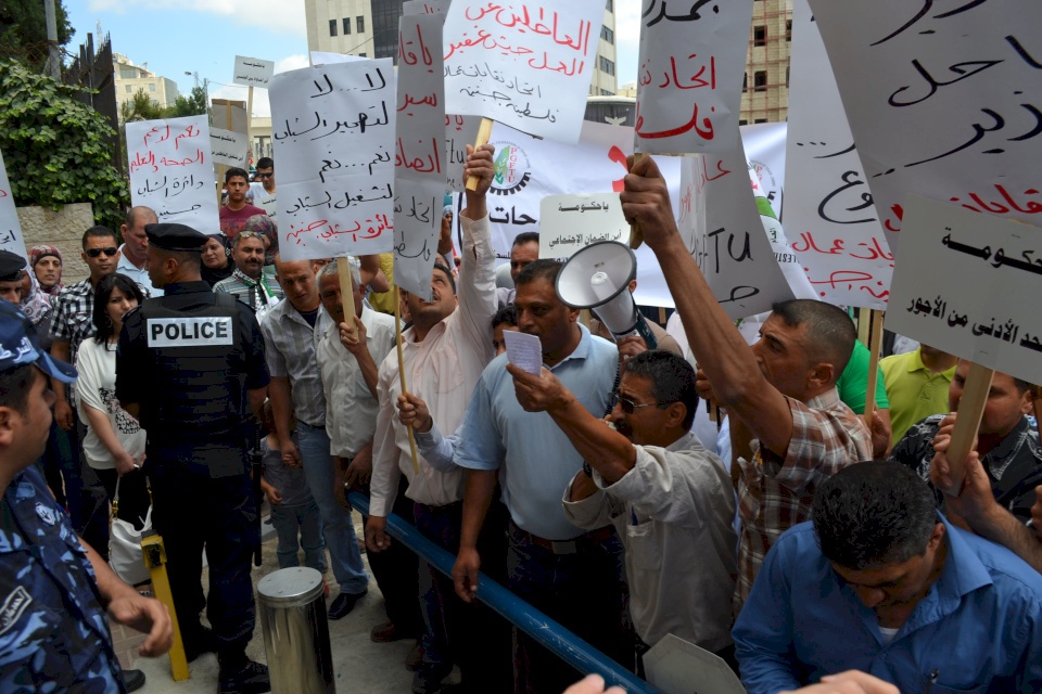 مطالبات برفع الحد الأدني للأجور لـ 2470 شيقلا