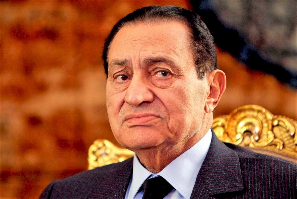 أنا مش هنسى يا عزت.. لماذا قال حسني مبارك هذه الجملة لـ"عزت العلايلي"؟