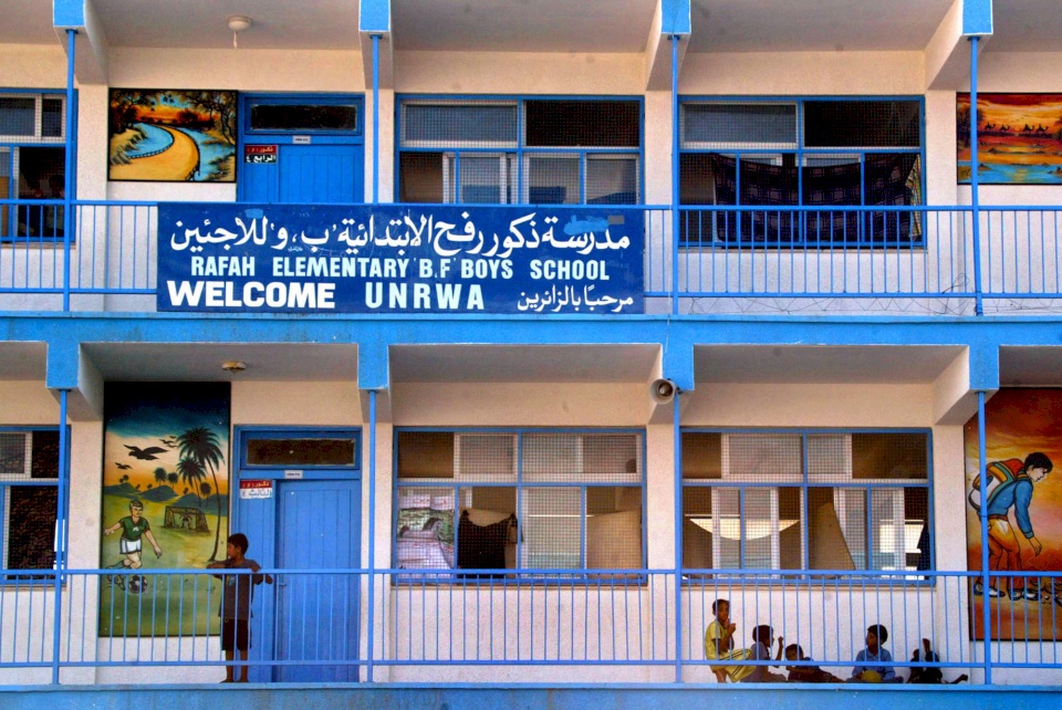 كيف بررت أونروا شطبها كلمة "لاجئين"؟