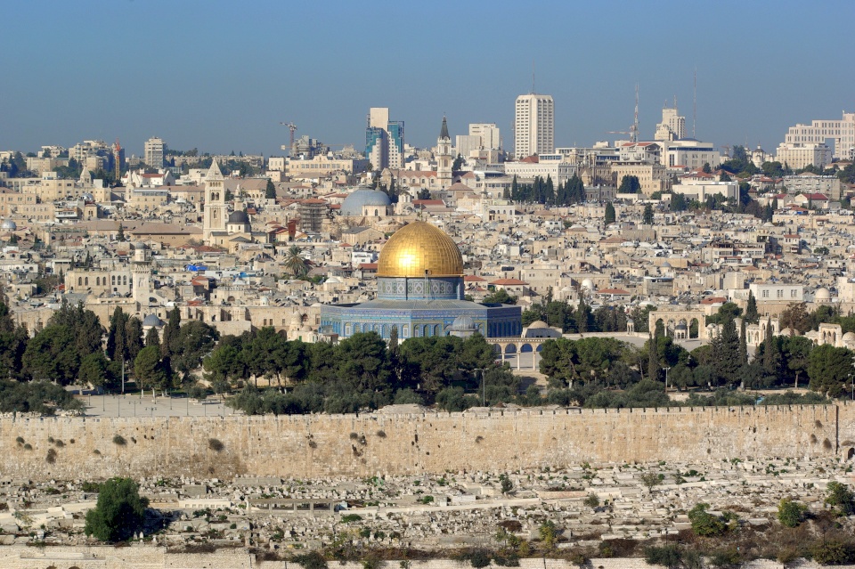 رئيس الوزراء: بريطانيا تؤكد عدم نقل سفارتها إلى القدس