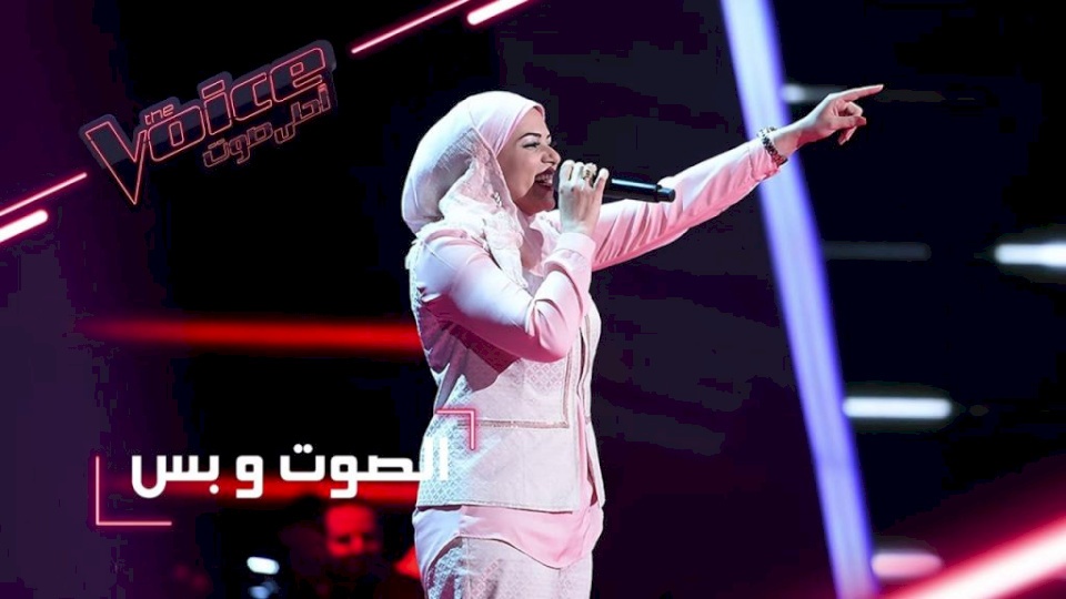 نجمة "ذا فويس" السورية بتول بني تخلع الحجاب
