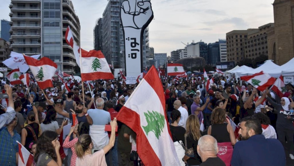 لبنان يوم "محاصرة البرلمان"
