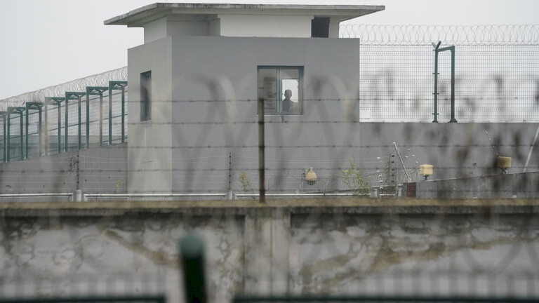فيروس "كورونا" يفتك بنزلاء سجن صيني
