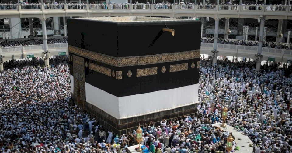 السعودية تعلق الدخول إلى أراضيها للعمرة..بسبب كورونا