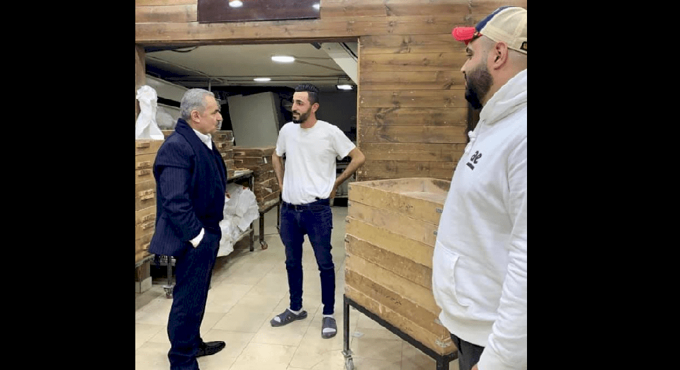 صور: اشتية يتفقد أسواق رام الله لمواجهة شائعات كورونا