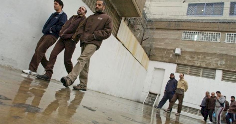 نادي الأسير: لم نبلغ بشكل رسمي عن إلغاء زيارات  الاسرى