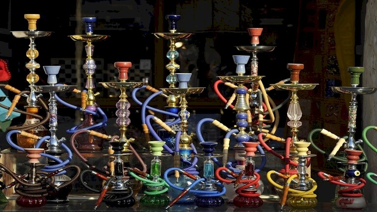 حرب رسمية على الشيشة في الخليج بسبب كورونا