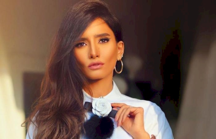 زينة تعتذر بعد مقطع فيديو أثار غضب جمهورها