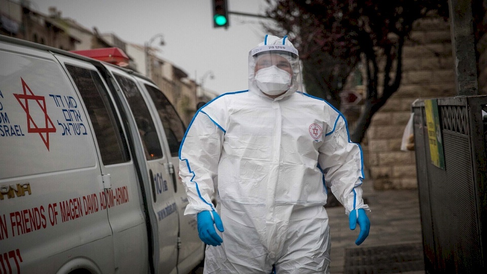 إسرائيل تنتظر الصيف لمساعدتها في احتواء كورونا