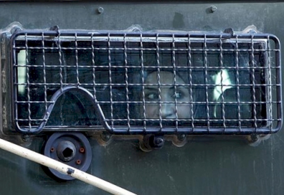 17 أما يقبعن في سجون الاحتلال