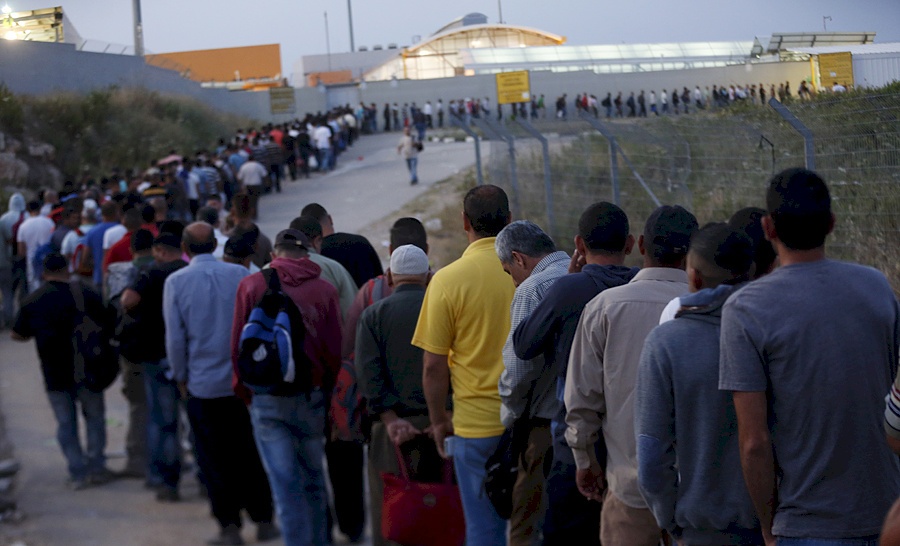 حكومة الاحتلال تنوي زيادة حصة العمال من الخارج بدلاً من الفلسطينيين