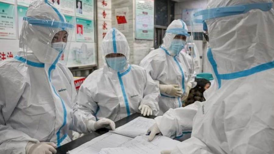 غسل اليدين.. لم ينفع كورونا يجتاح مستشفى ضخم بكافة كوادره الطبية