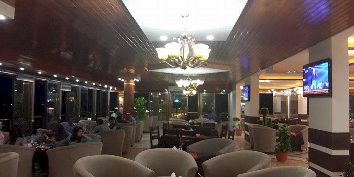رغم كورونا .. مطاعم غزة تفتح أبوابها من جديد