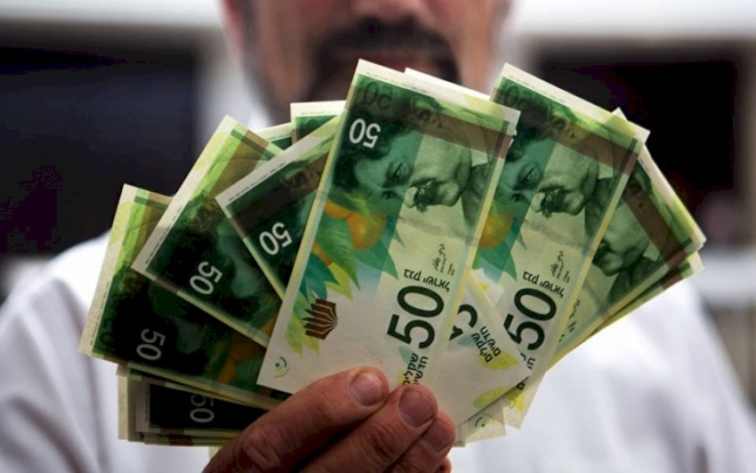 الحكومة: بدء توزيع 500 شيكل لـ 9504 أسرة فقيرة