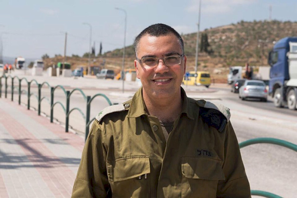 فيديو| الناطق باسم الجيش الإسرائيلي يغرد عن فيروز