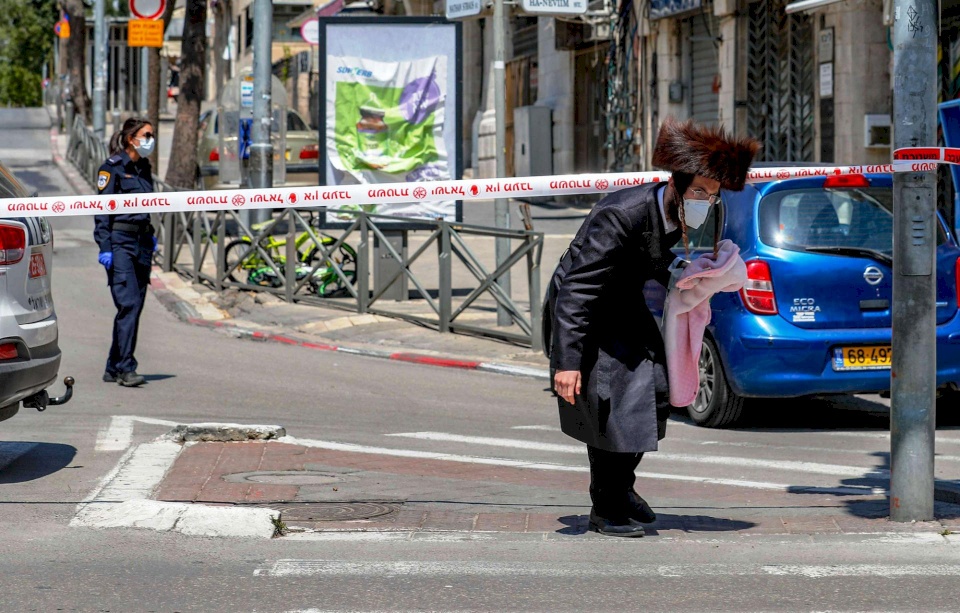 كورونا يبدأ تخفيف قبضته عن عنق إسرائيل