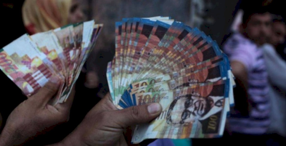 بدء صرف أموال "وقفة عز" على 40 ألف عامل متضرر من كورونا 