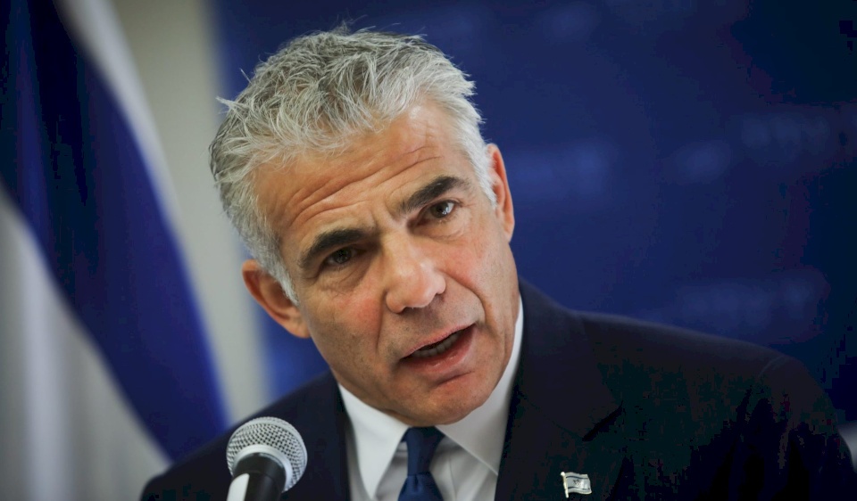  لبيد: سأعارض تطبيق السيادة في الضفة وغور الاردن