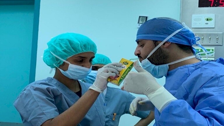 وجبة إفطار أثناء عملية للدماغ في السعودية