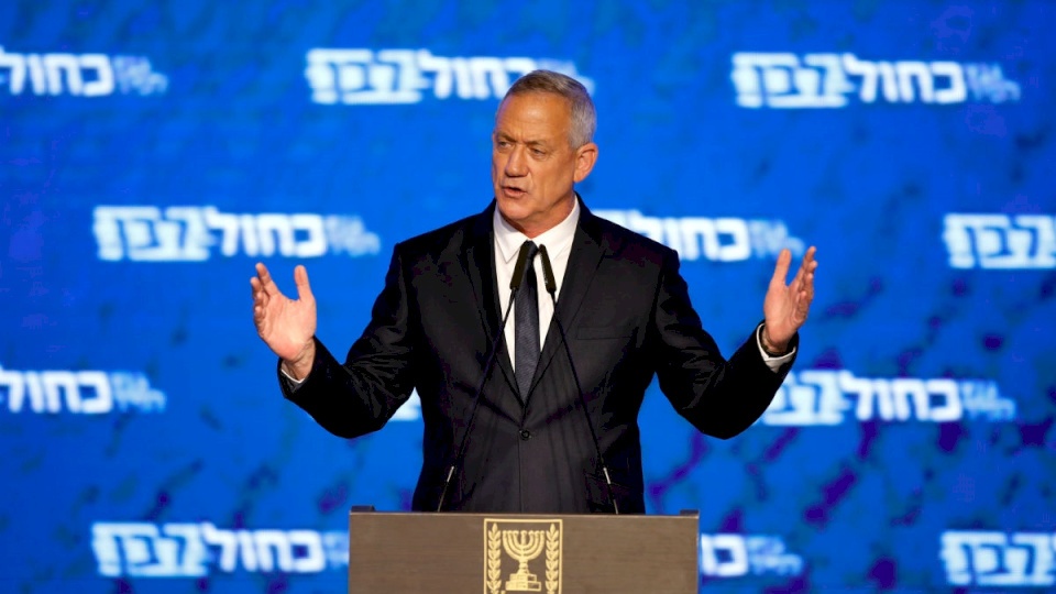 غانتس: سأُعيد الجنود الأسرى إلى بيوتهم