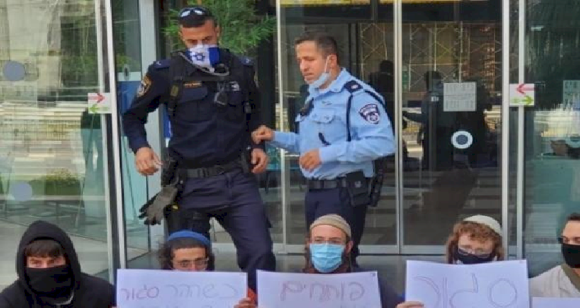 "جماعات الهيكل"تغلق مدخل السفارة الأردنية في تل أبيب