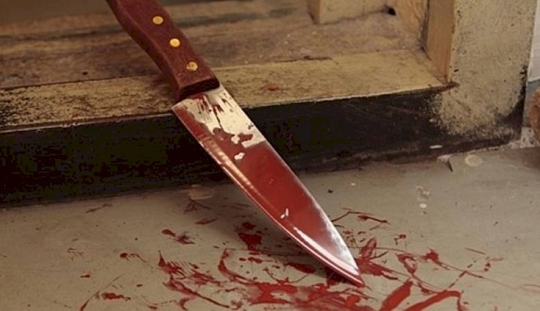 أم تمزق أجساد بناتها الثلاث بسكين حتى الموت