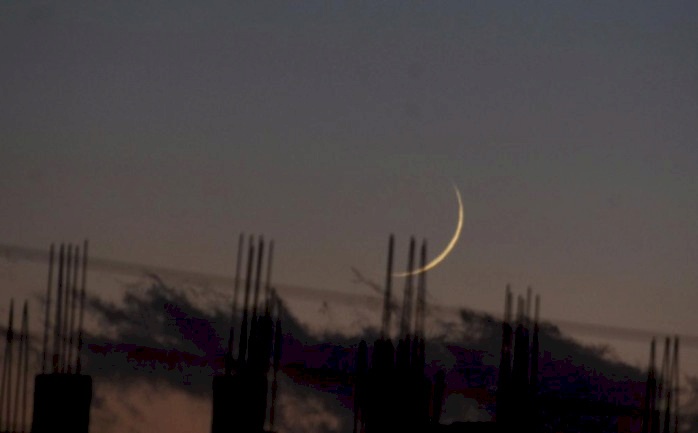 مركز رصد فلكي بغزة يحدد موعد أول أيام عيد الفطر