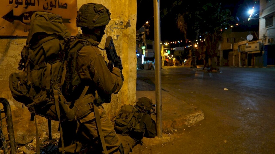 إسرائيل تتهم شرطياً فلسطينياً بقتل مستوطن بنابلس