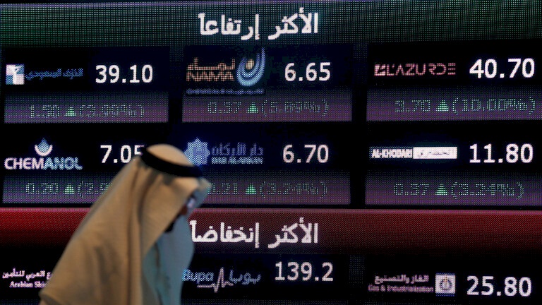 البورصة السعودية تسجل مكاسب قوية مع بدء تخفيف القيود