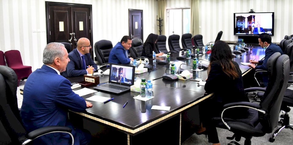 اشتية: نرفض أن يكون المال مقابل إعادة التنسيق مع إسرائيل 