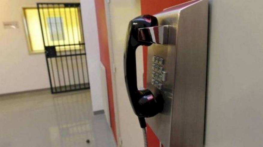 أسرى "هداريم" يهددون بالتصعيد بسبب المكالمات الهاتفية