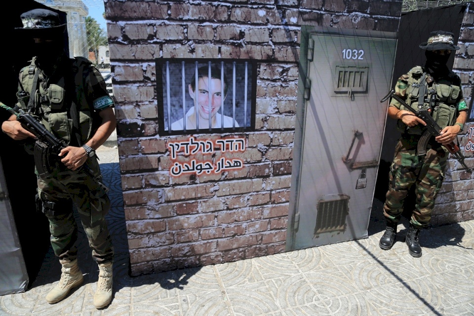 غانتس: نتوقع أن يُفرج عن الجنود الأسرى بغزة قريباً