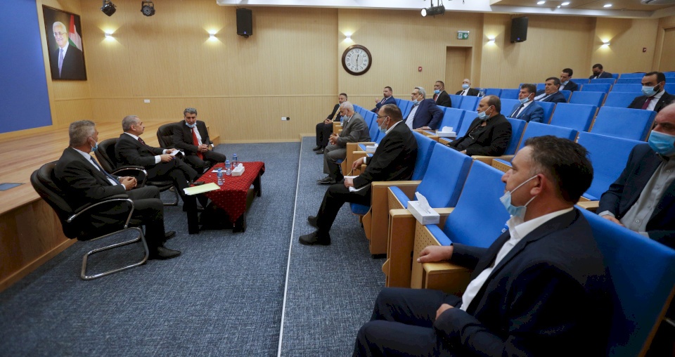 اشتية: التحدي الأكبر لنا الآن منع الضم الإسرائيلي