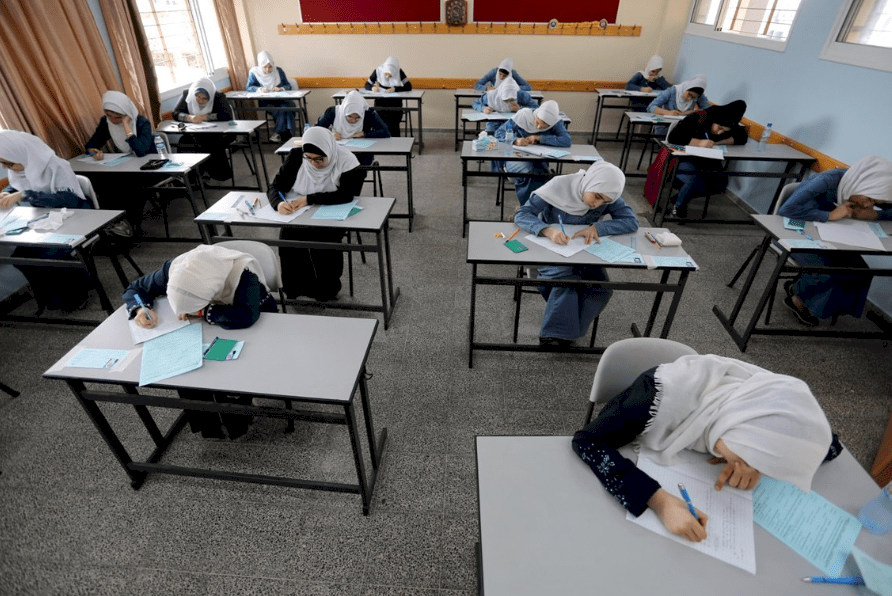 التربية والتعليم تصدر توضيحا حول جلسة امتحان الرياضيات للفرع العلمي