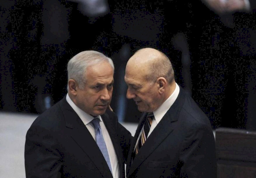 أولمرت: نتانياهو يسعى إلى إشعال المنطقة 