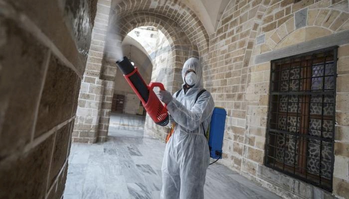  إنذارات نهائية لمئات المحال التجارية للتقيد بالإجراءات الصحية