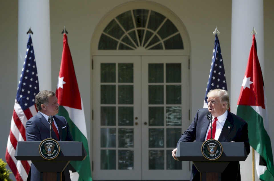 هل سيسلّم الأردنيون إحدى نسائهم لأمريكا مقابل المال؟