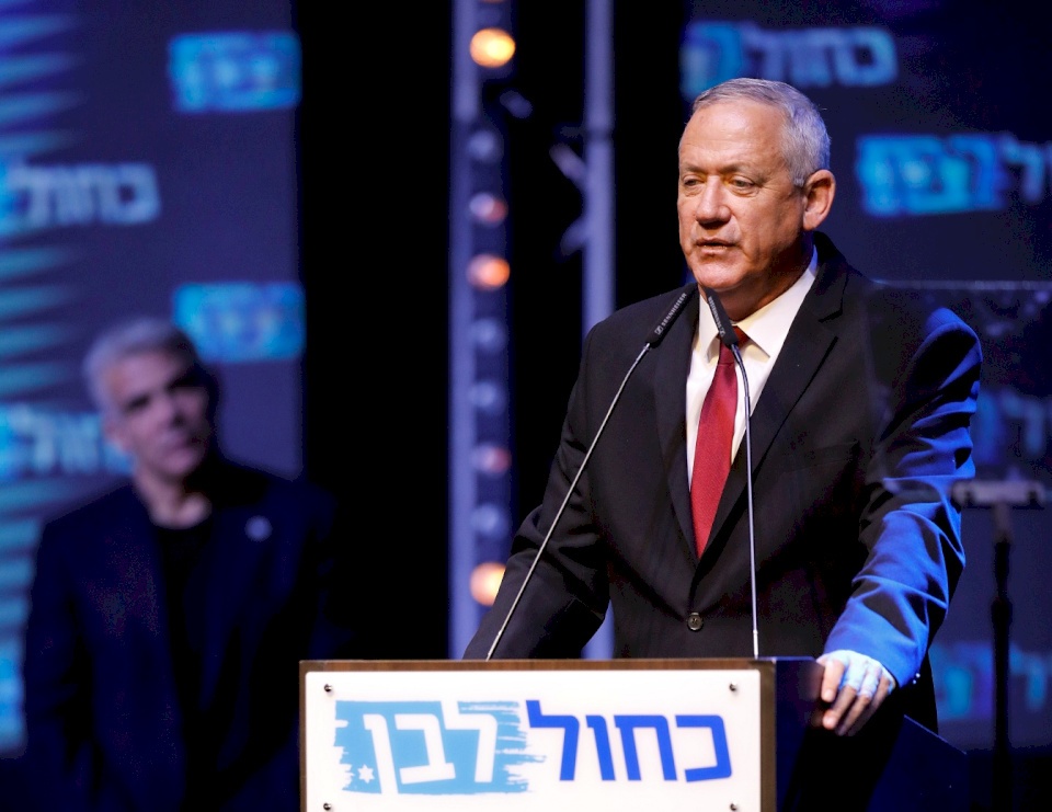 استقالة وزراء "أزرق أبيض" من عضوية الكنيست